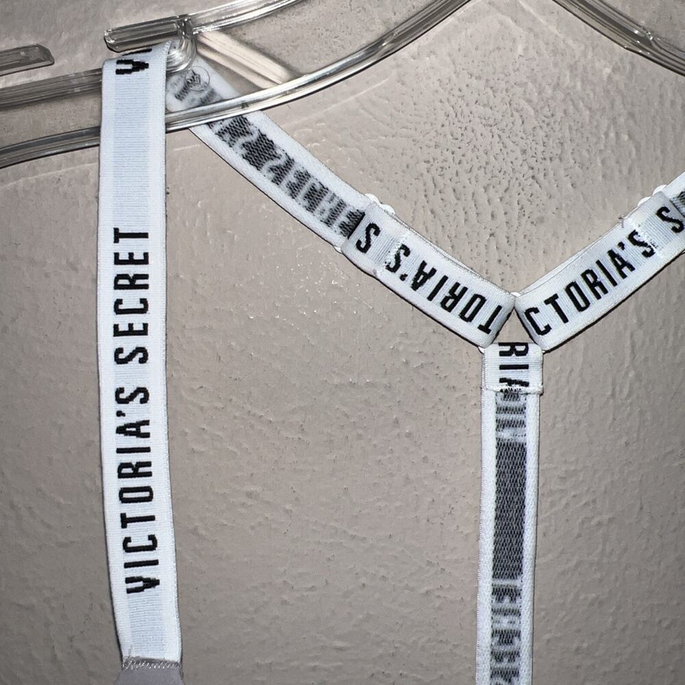 Victoria's Secret Grey Wired T-Shirt Bra 34D Racerback Logo Spell Out Straps - Picture 5 of 9
